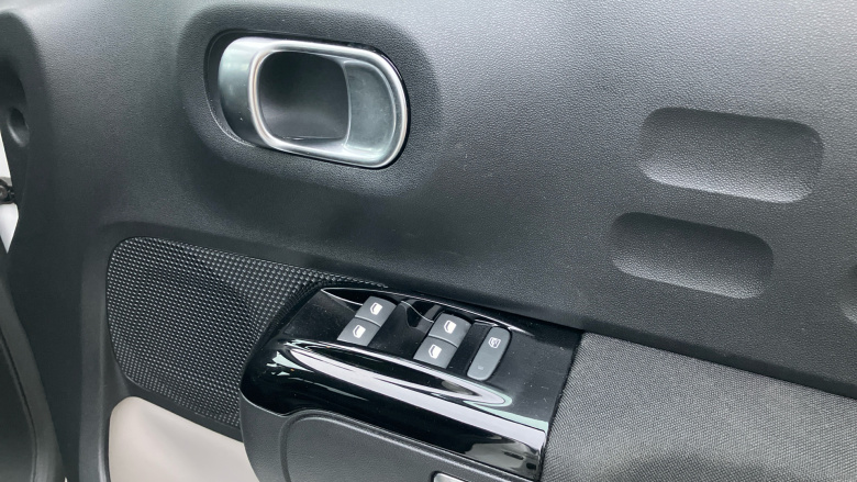 Citroen C3 1.2 PureTech 110 Plus 5dr EAT6 Petrol Hatchback